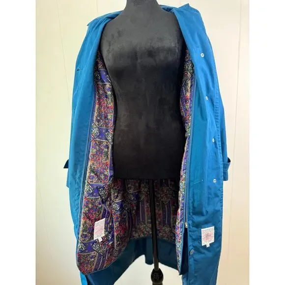 Women's Vintage London Club Trench Coat, Size 6P - Picture 5 of 13